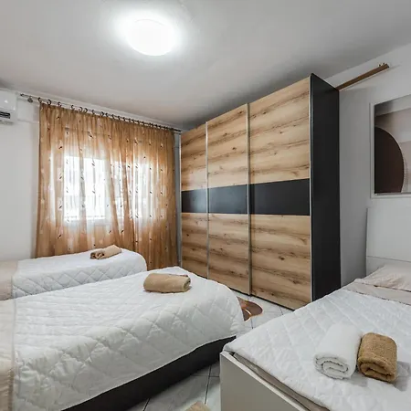 Beachfront Apartments Durres Exterior photo