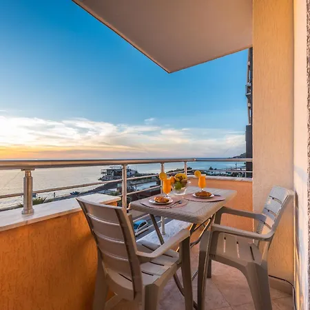 Beachfront Apartments Durres Exterior photo