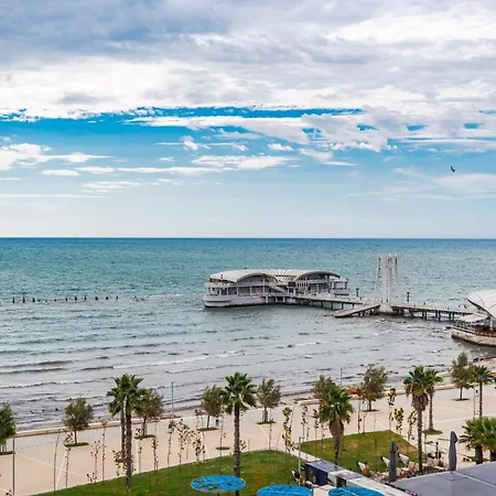 Beachfront Apartments Durres Exterior photo