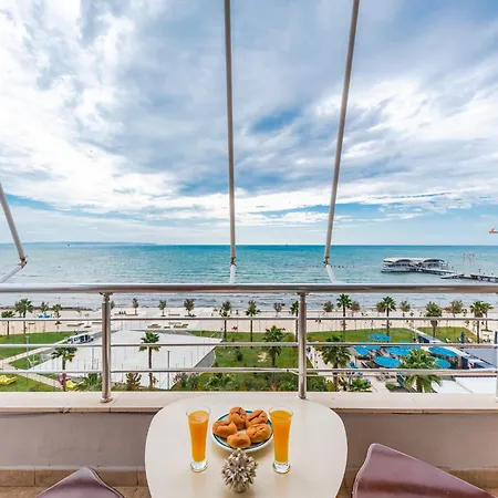 Beachfront Apartments Durres Exterior photo
